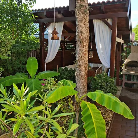 Haeuschen Viktoria Holiday home Zamardi