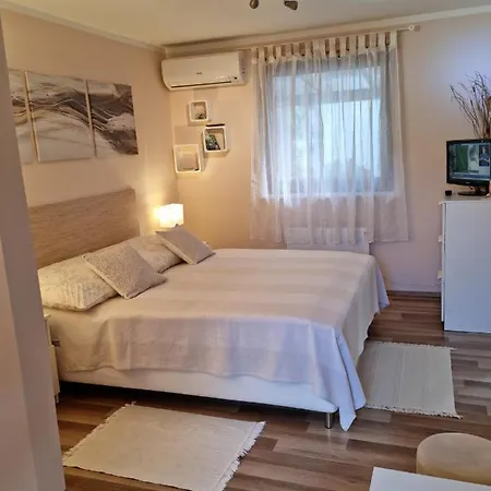 Holiday home Haeuschen Viktoria